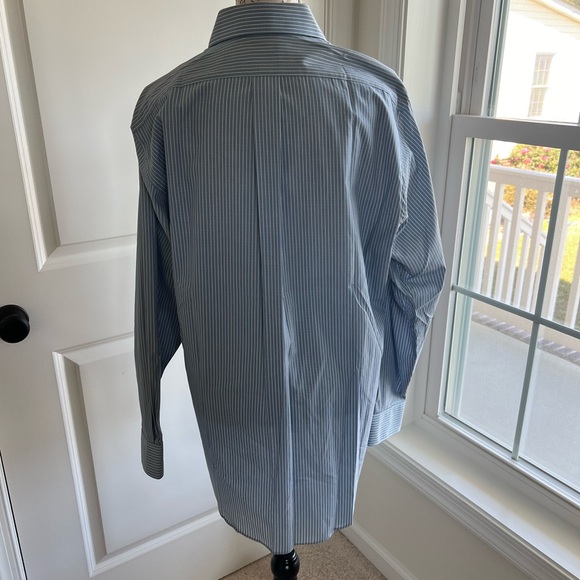 2 NWOT Van Heusen Men’s Long Sleeve Button Down Shirts - Picture 11 of 11